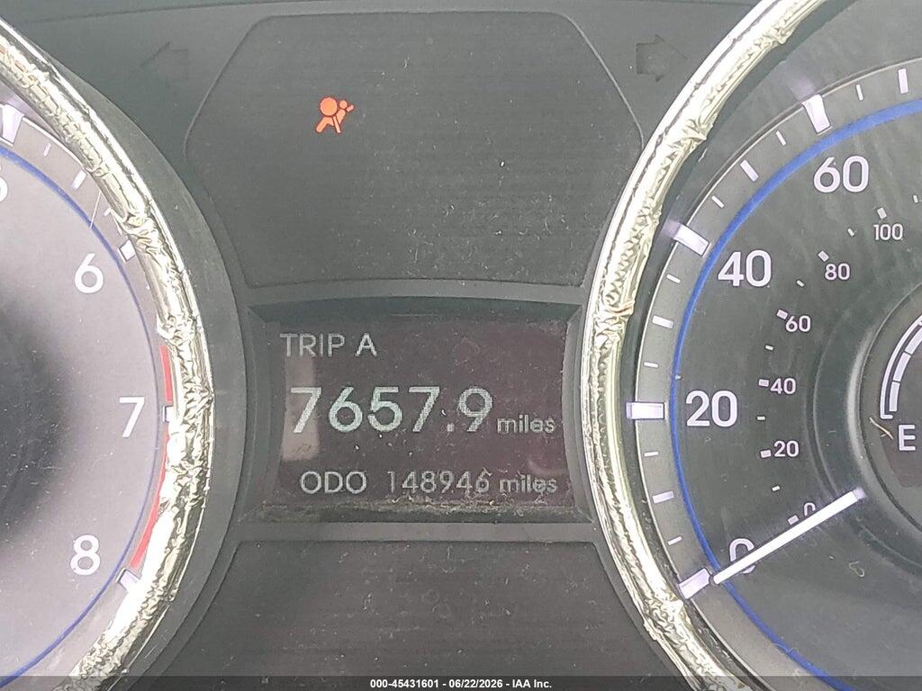 5NPEC4AB4BH303132 2011 HYUNDAI SONATA photo no. 6