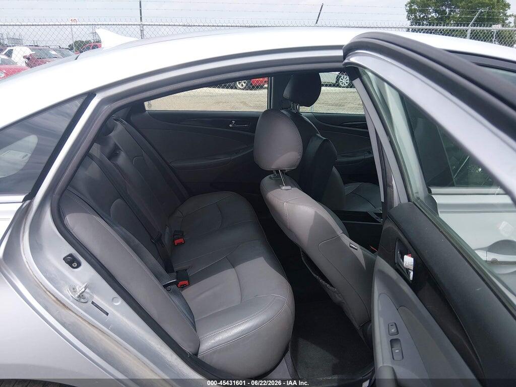 5NPEC4AB4BH303132 2011 HYUNDAI SONATA photo no. 8