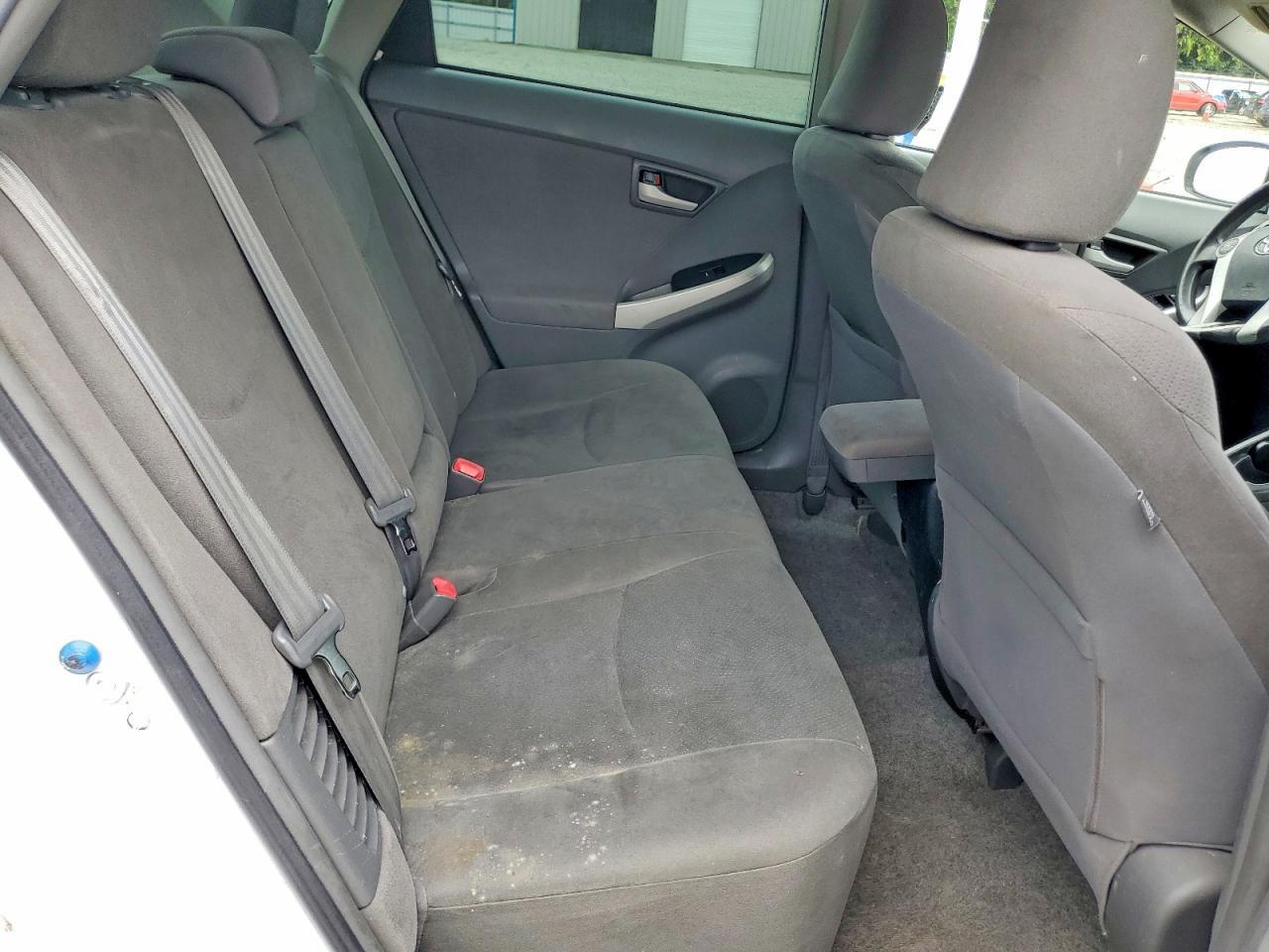 2011 TOYOTA PRIUS TWO — Фото 11 из 13