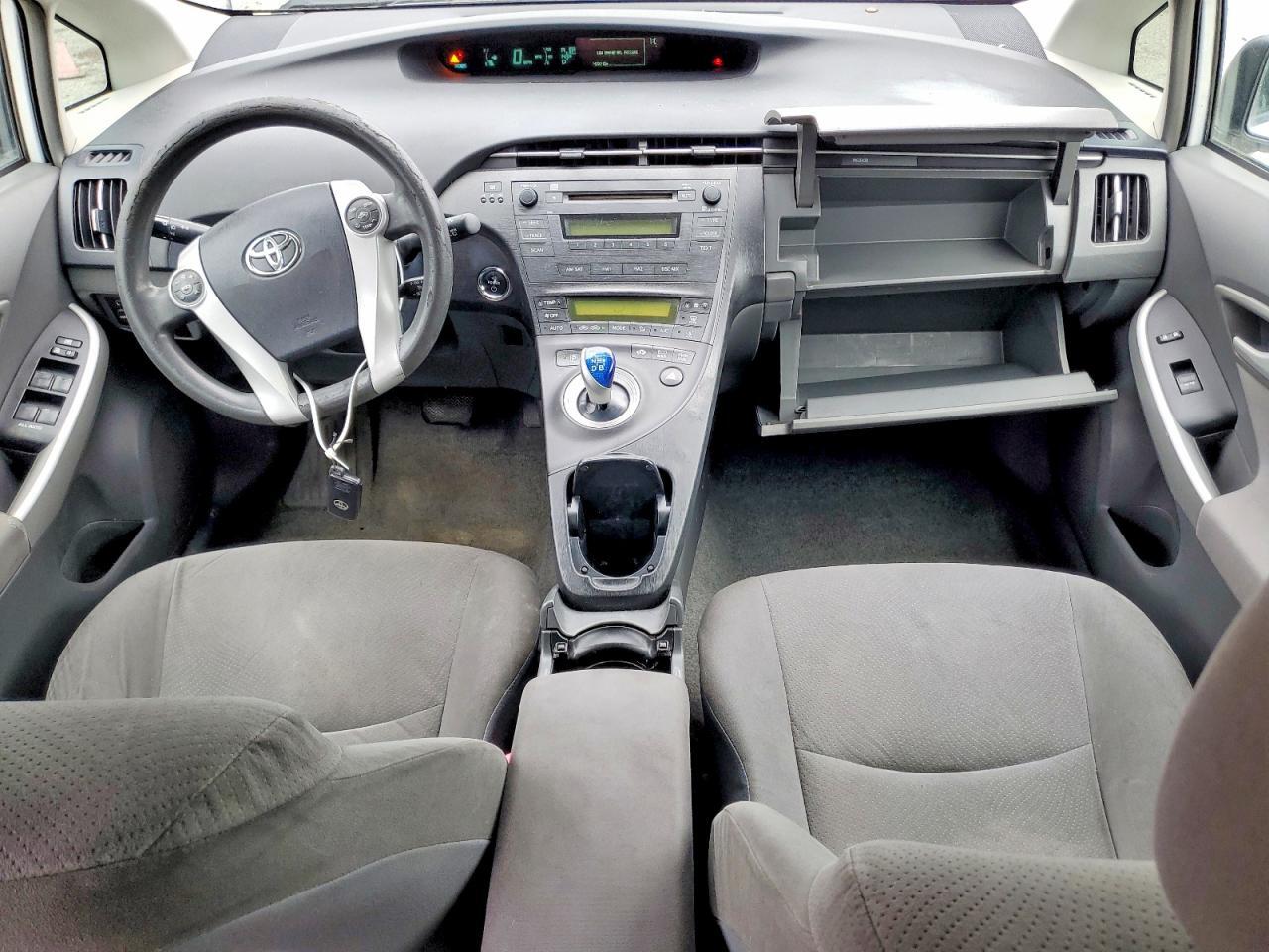 2011 TOYOTA PRIUS TWO — Фото 8 из 13