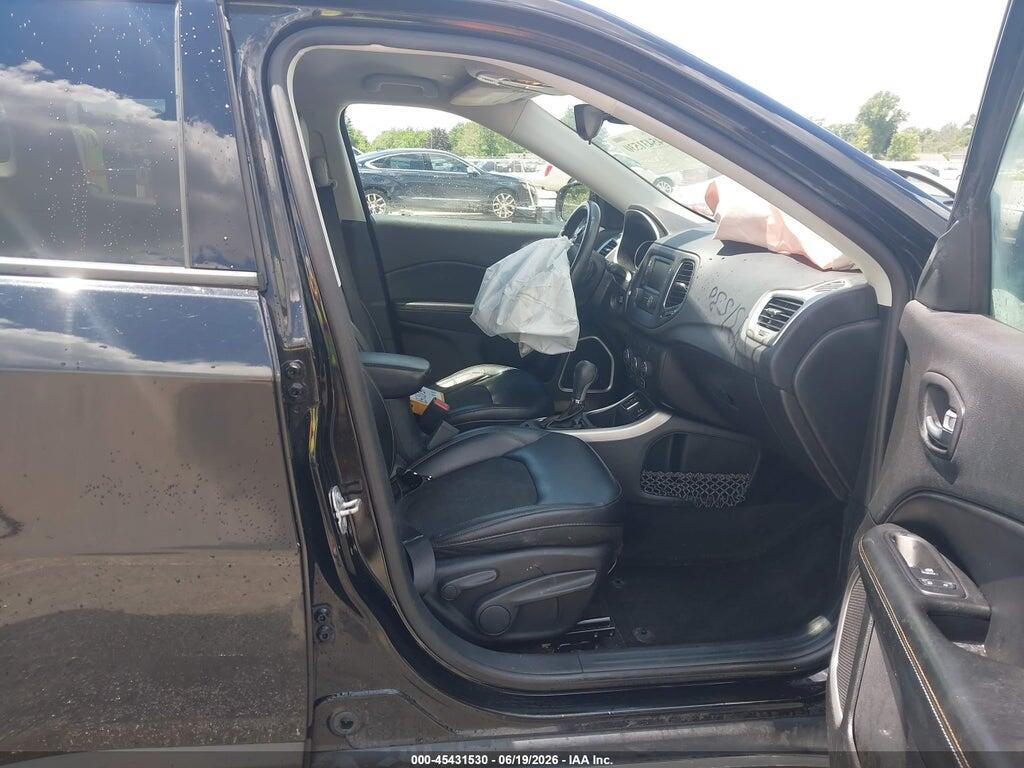 3C4NJCBB6JT181788 2018 JEEP COMPASS photo no. 5