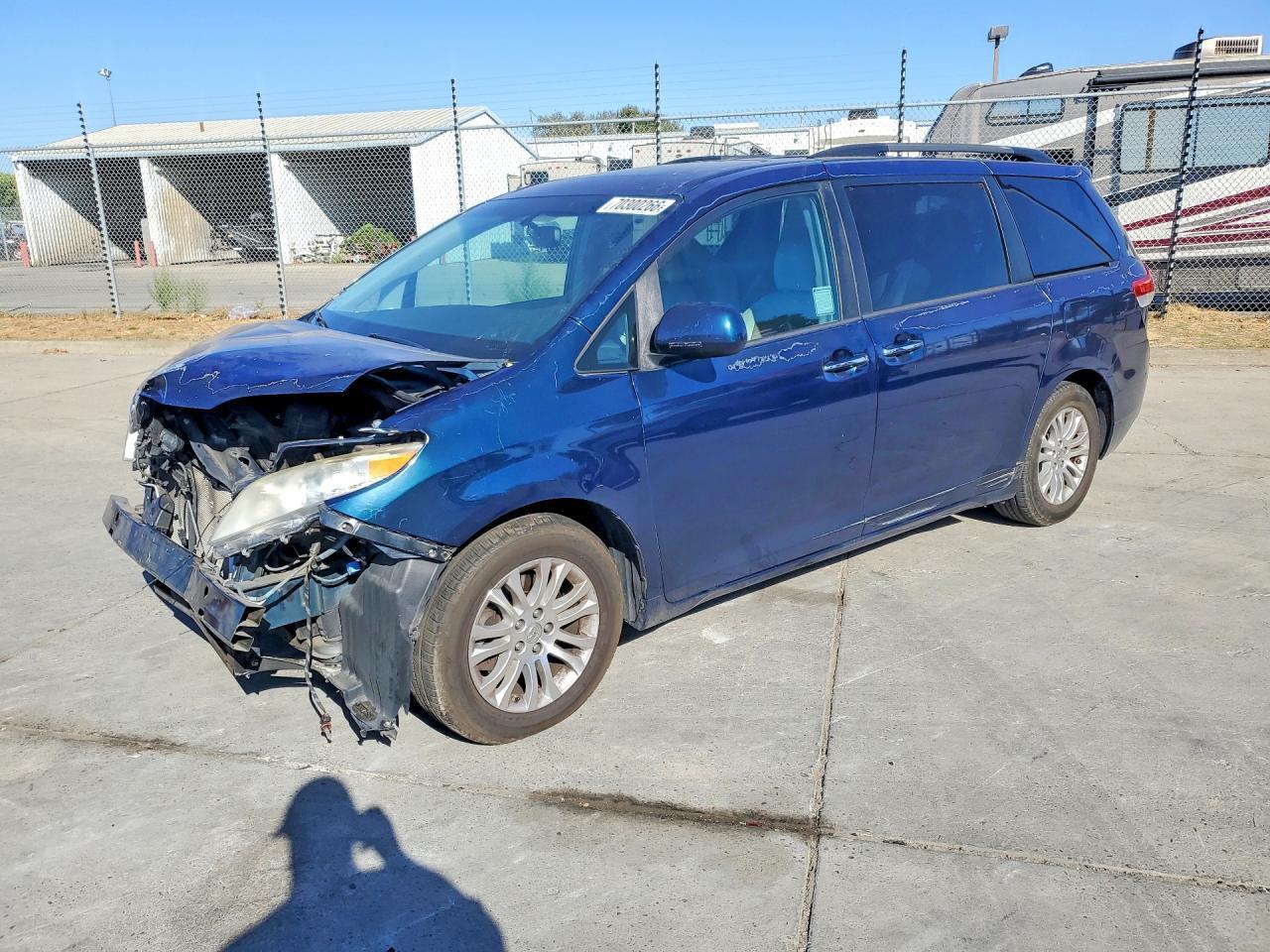 2012 TOYOTA SIENNA XLE 8-PASSENGER