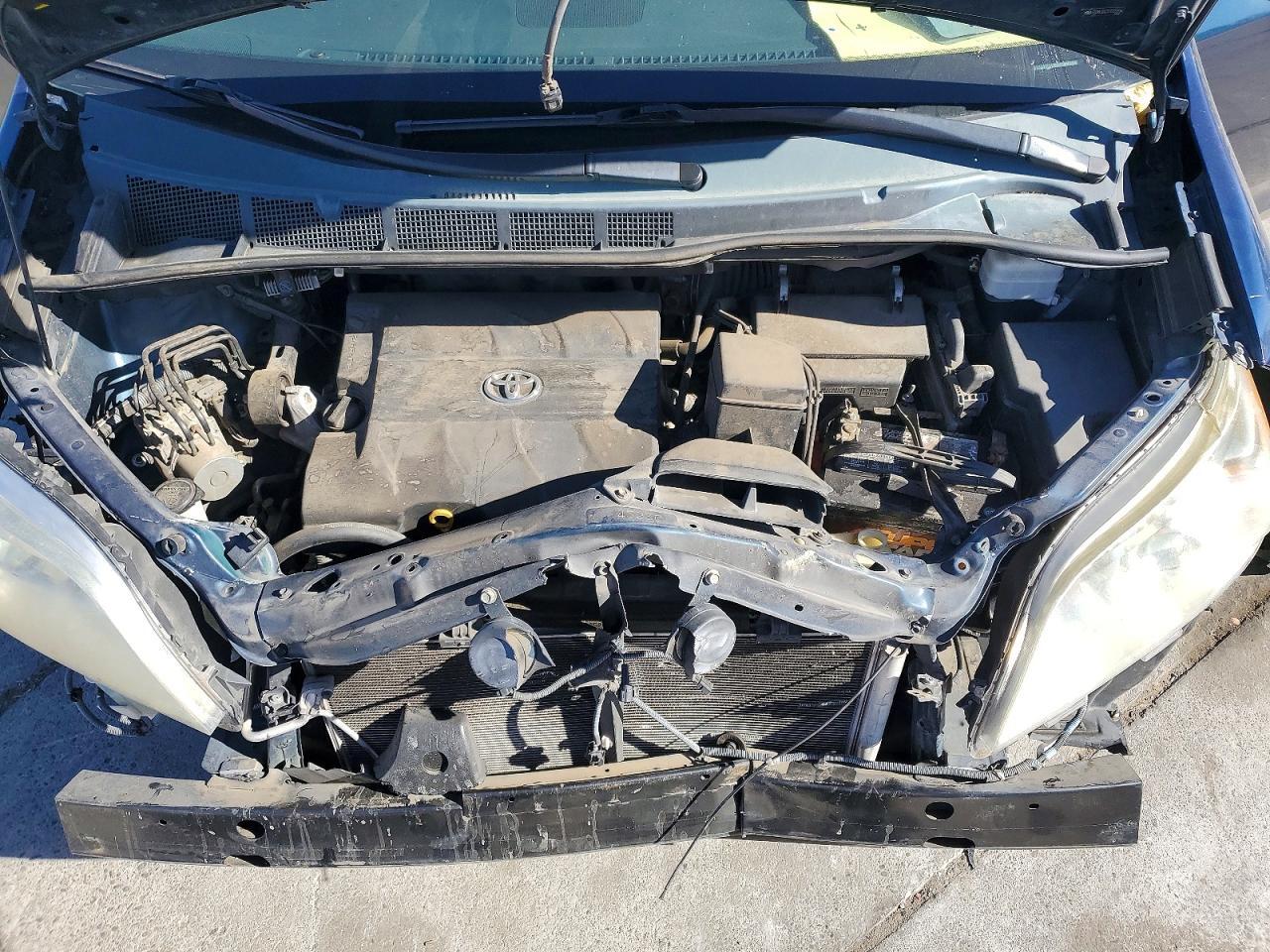 2012 TOYOTA SIENNA XLE 8-PASSENGER — Фото 11 из 13