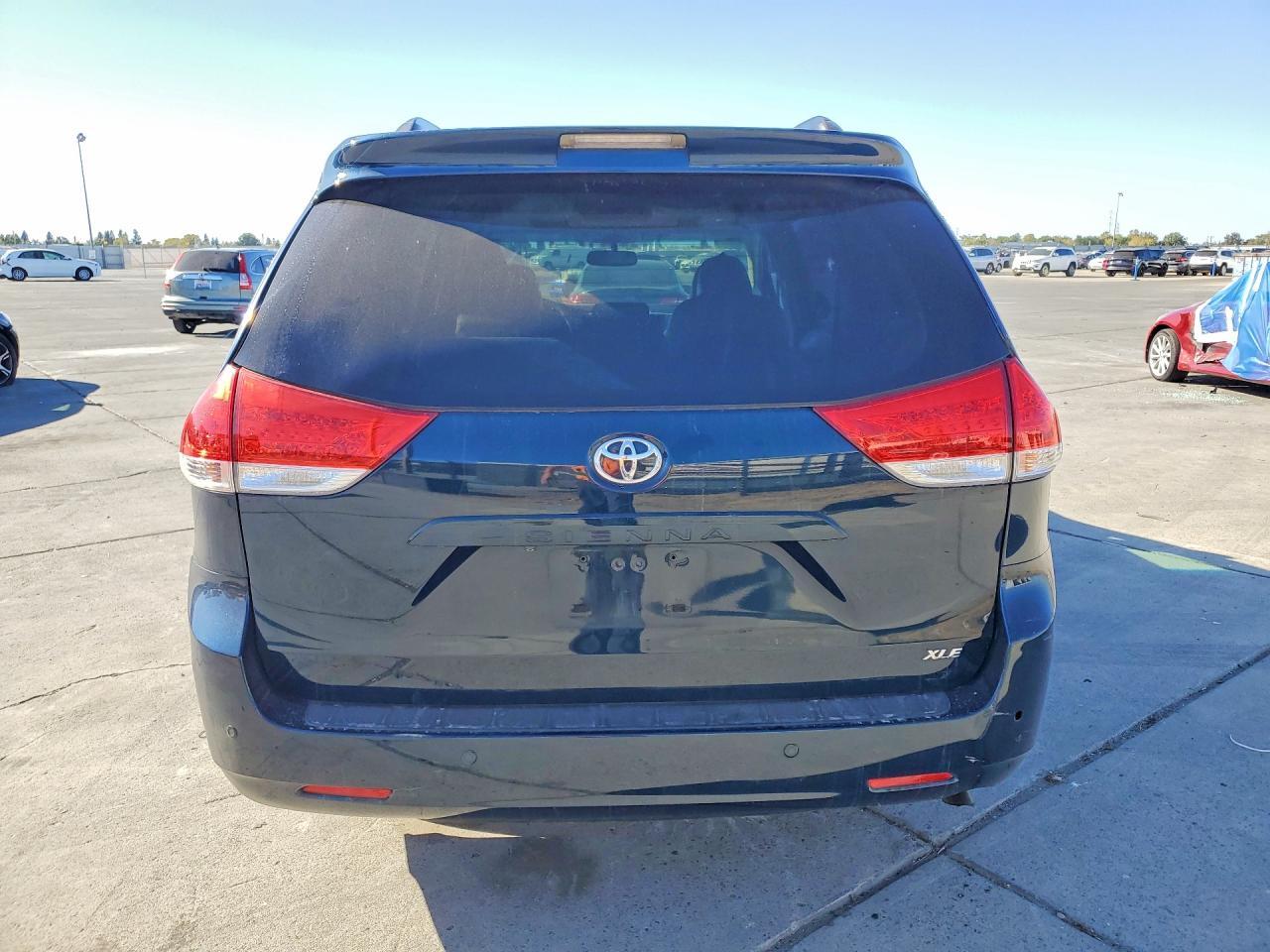 2012 TOYOTA SIENNA XLE 8-PASSENGER — Фото 6 из 13