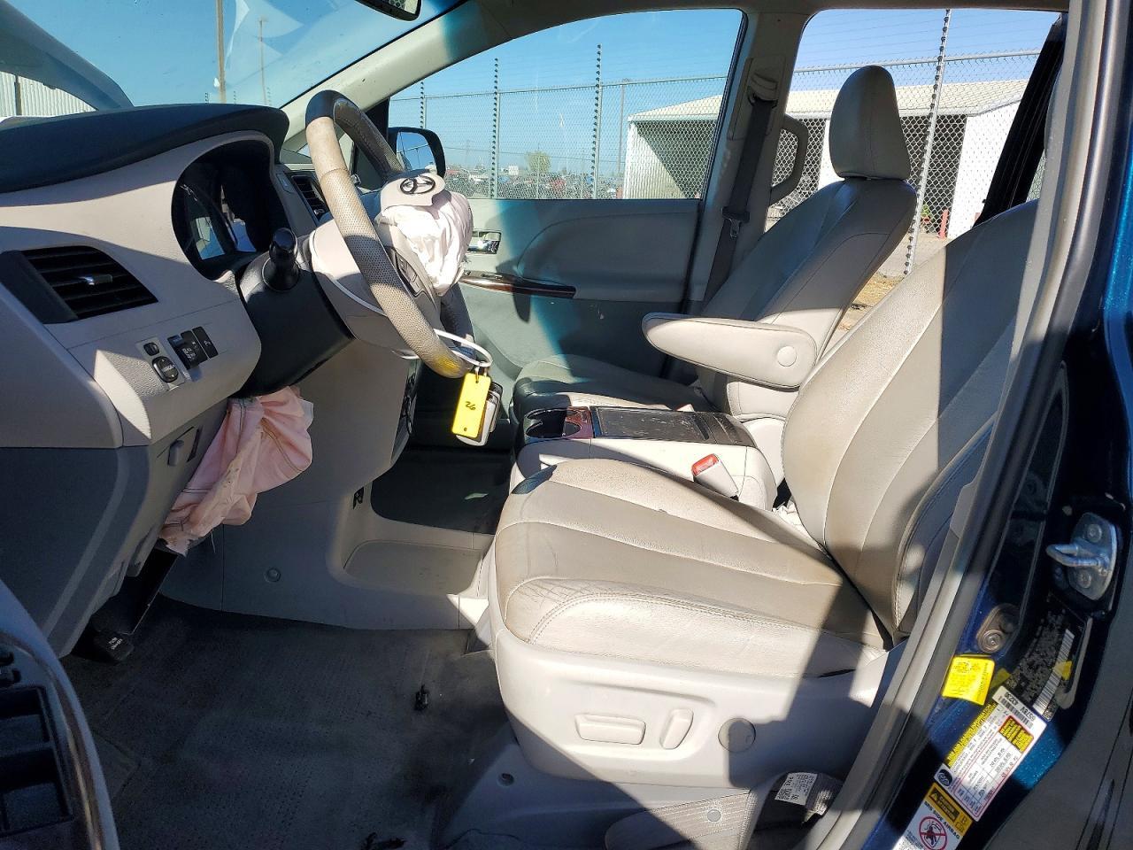 2012 TOYOTA SIENNA XLE 8-PASSENGER — Фото 7 из 13