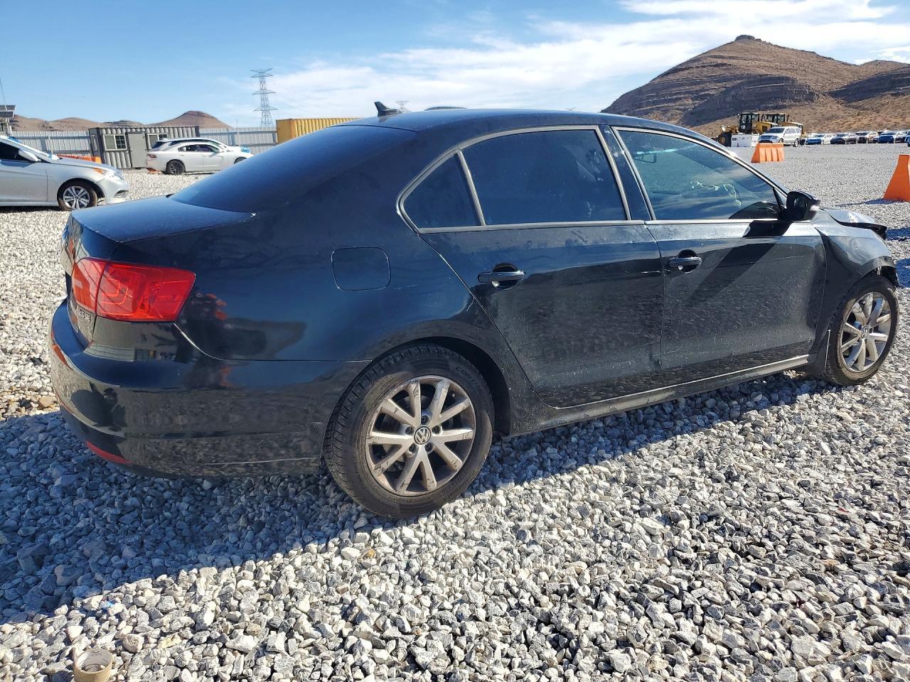 2012 VOLKSWAGEN JETTA SE — Фото 3 из 13