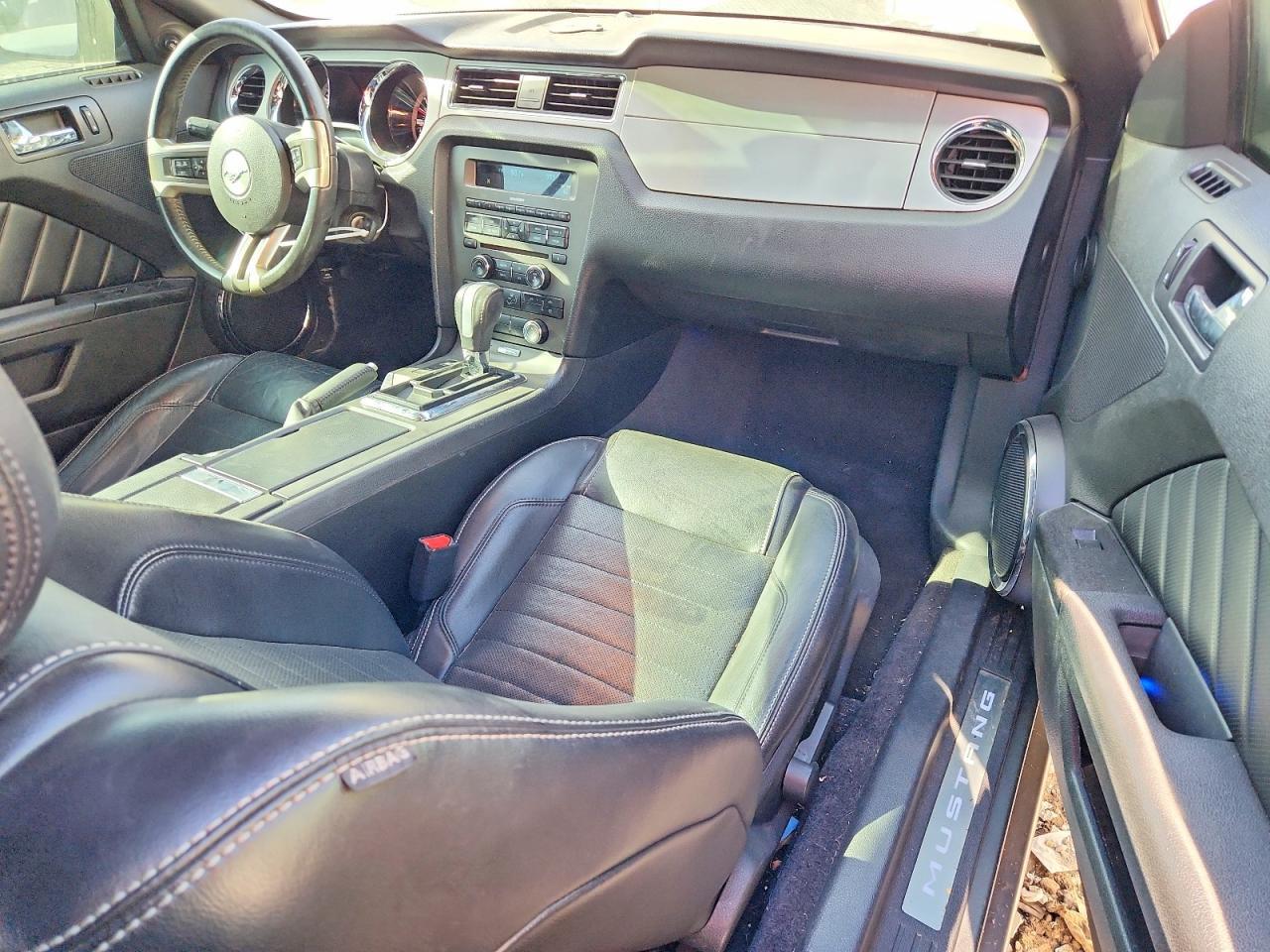 2013 FORD MUSTANG — Фото 8 из 12