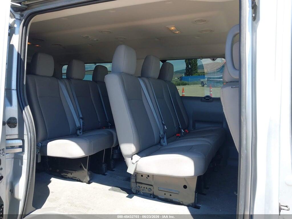 5BZBF0AA2JN852286 2018 NISSAN NV PASSENGER NV3500 HD photo no. 8