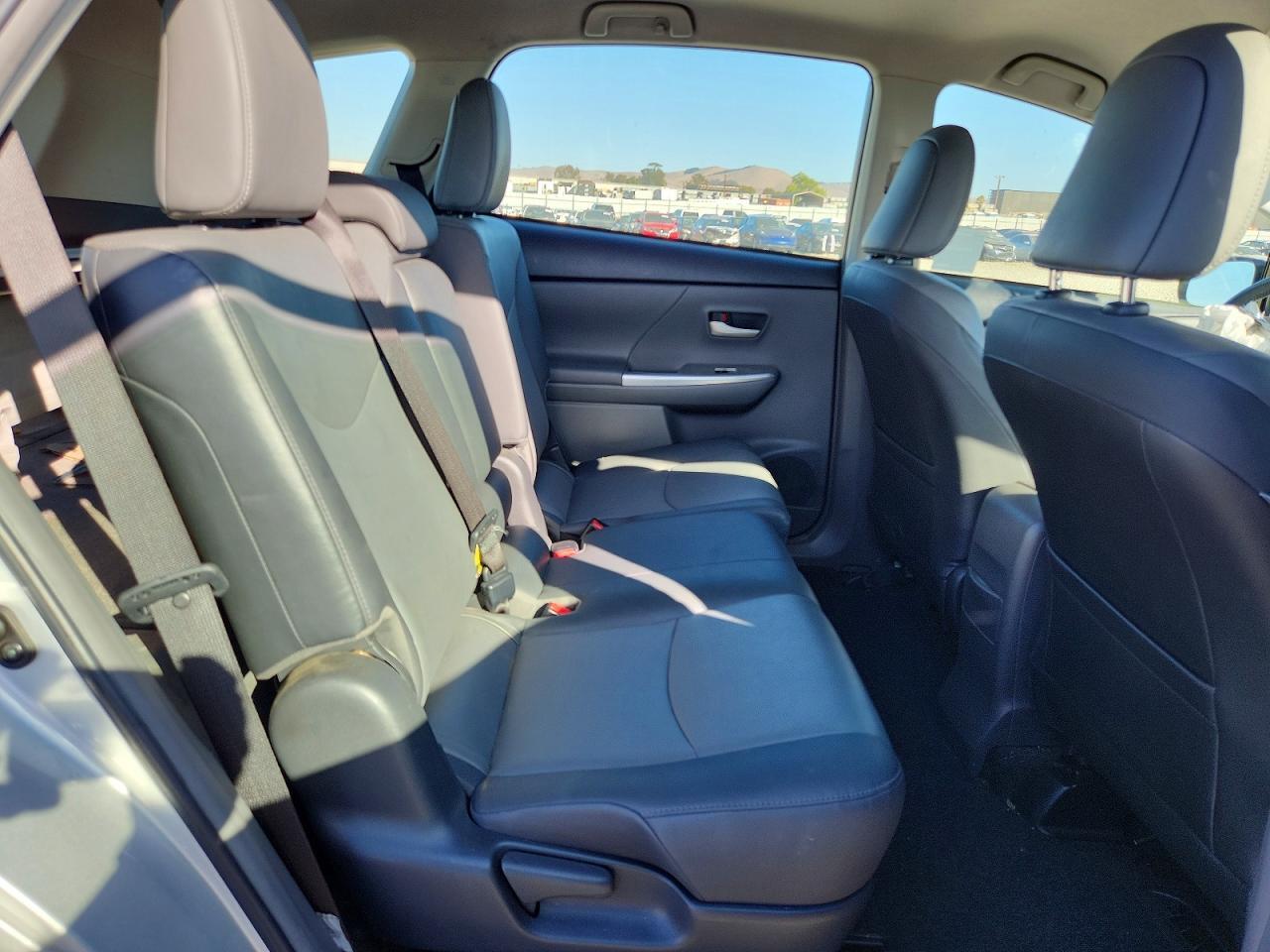 2013 TOYOTA PRIUS V FIVE — Фото 10 из 12