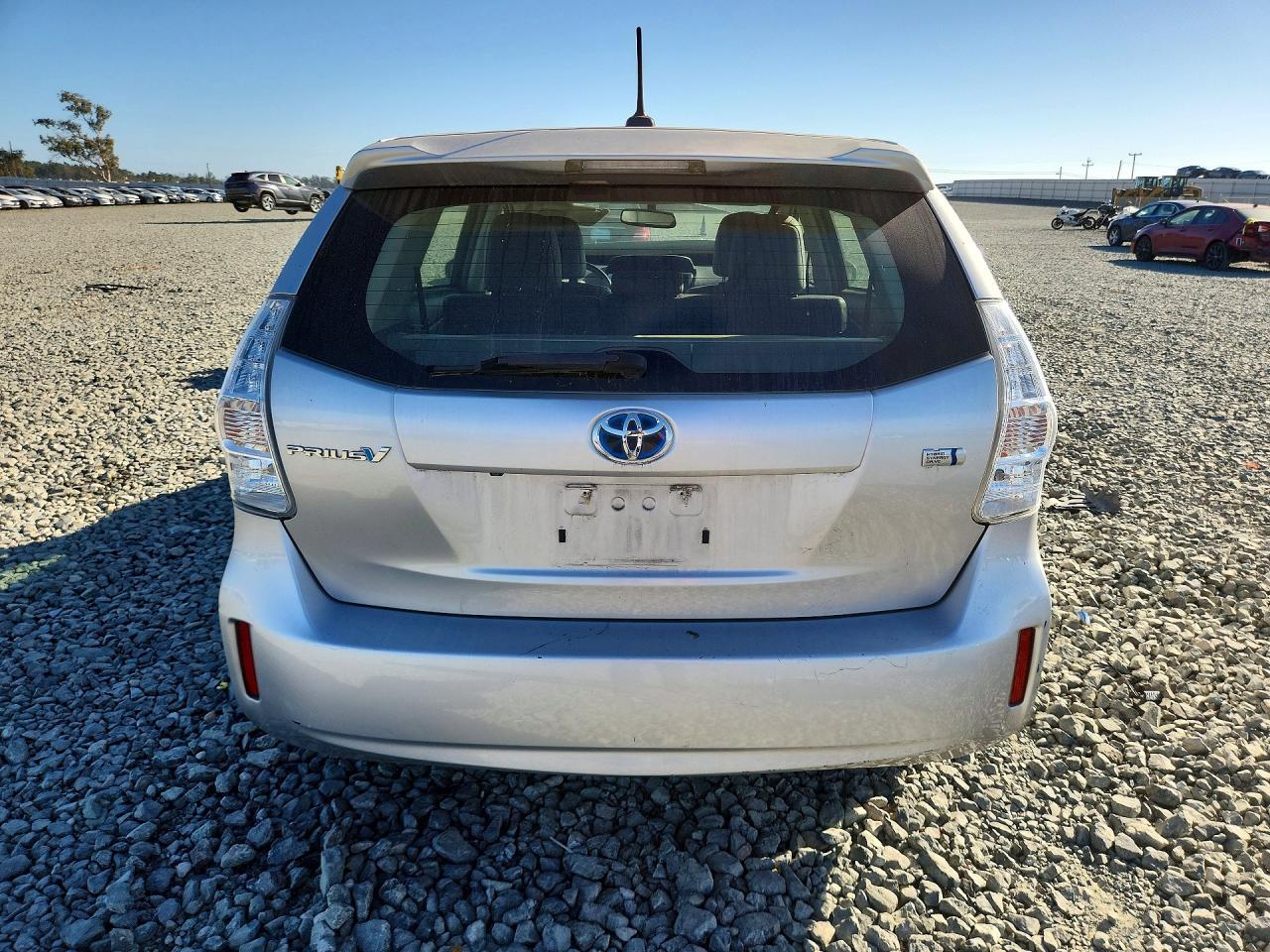 2013 TOYOTA PRIUS V FIVE — Фото 6 из 12