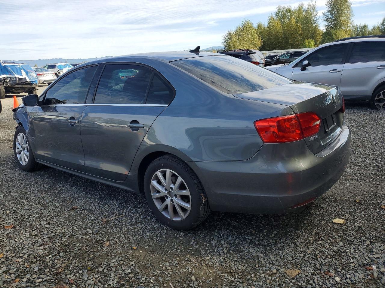 2013 VOLKSWAGEN JETTA SE — Фото 2 из 12