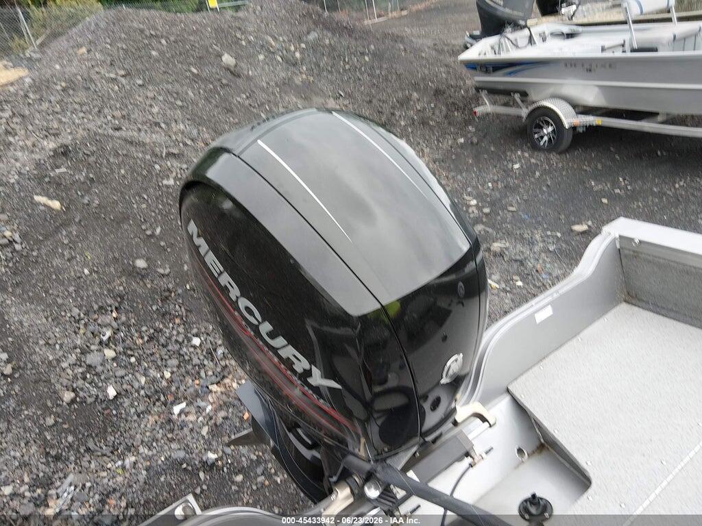00000CRCFH150D515 2015 CRESTLINER OTHER photo no. 10