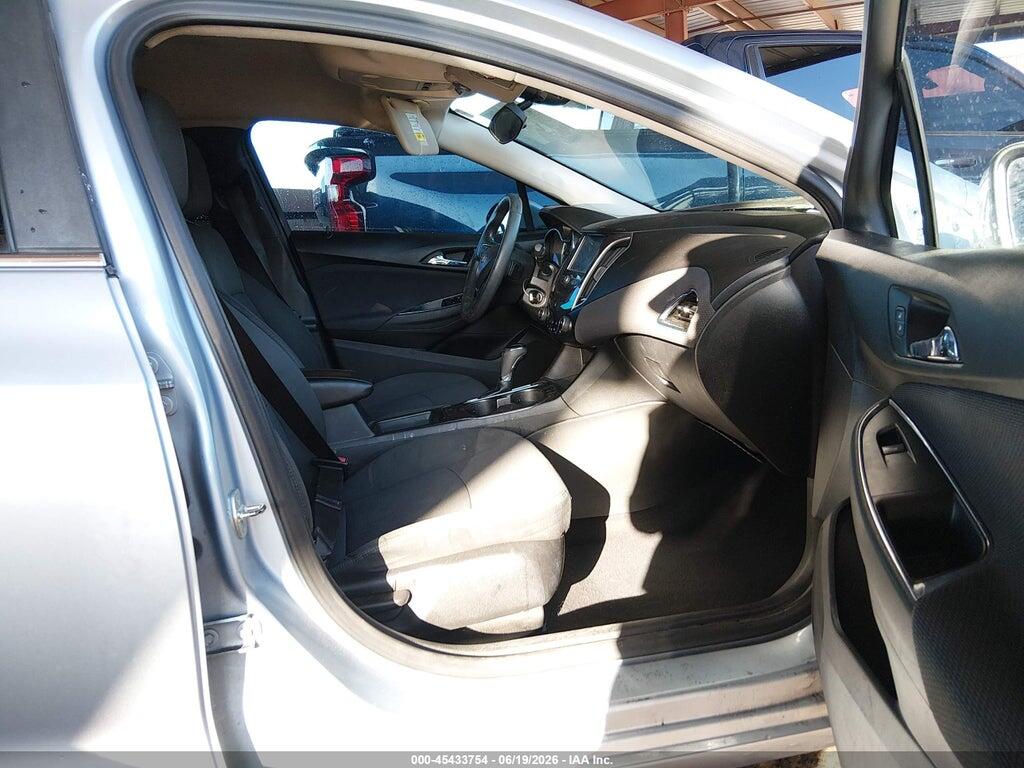 1G1BE5SM8J7107029 2018 CHEVROLET CRUZE photo no. 5