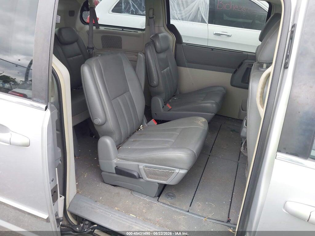 2A4RR5DX8AR271584 2010 CHRYSLER TOWN & COUNTRY photo no. 8