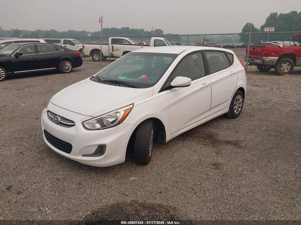 KMHCT5AE5HU335220 2017 HYUNDAI ACCENT photo no. 2