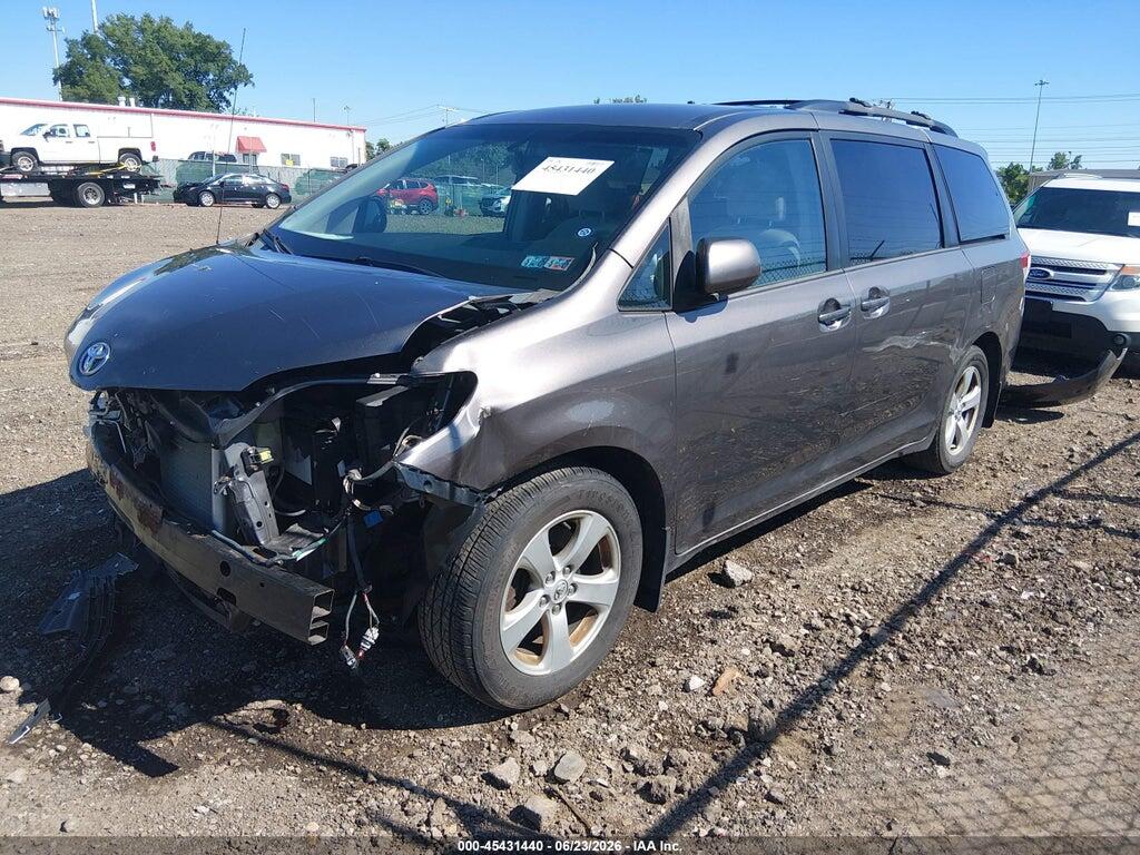 5TDKK3DC2DS319427 2013 TOYOTA SIENNA photo no. 2