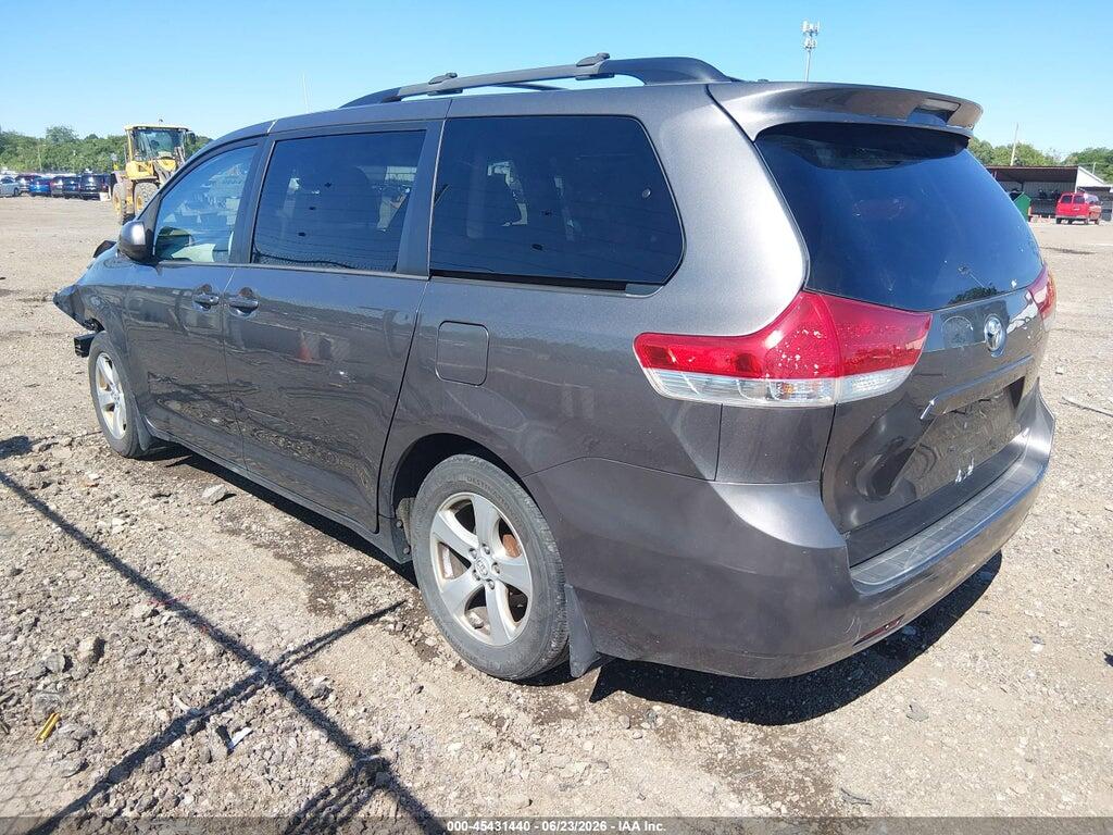 5TDKK3DC2DS319427 2013 TOYOTA SIENNA photo no. 3
