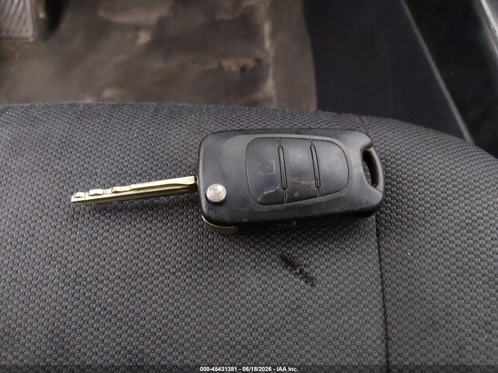 KNDJT2A29B7717109 2011 KIA SOUL photo no. 11
