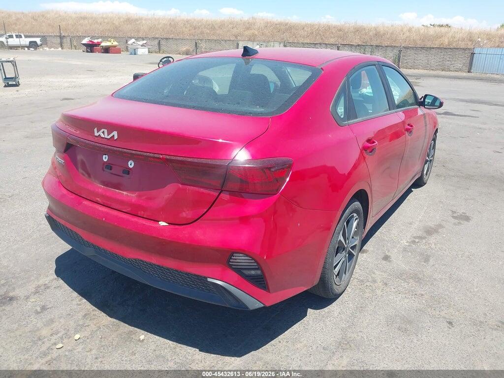 3KPF24AD9RE778010 2024 KIA FORTE photo no. 4