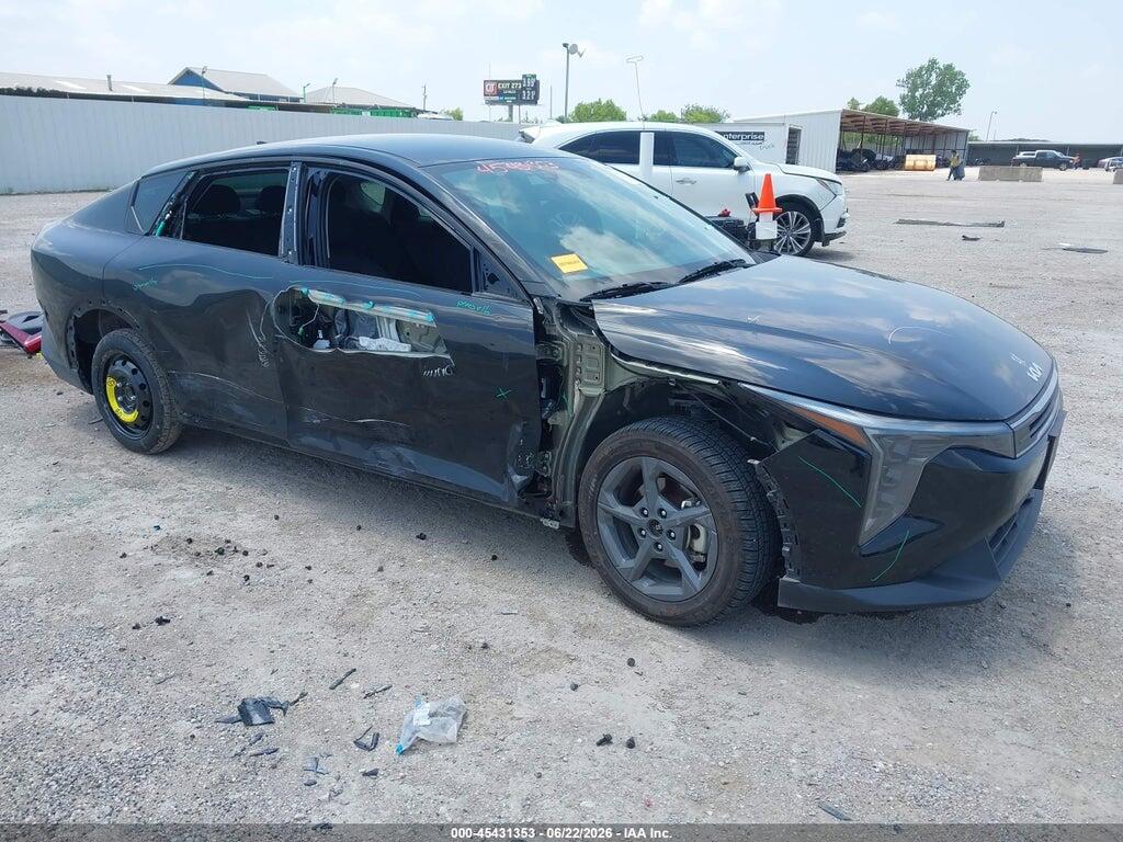 3KPFT4DEXSE111146 2025 KIA K4 photo no. 1
