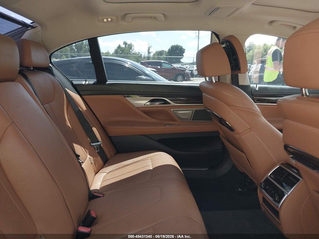 WBA7E2C55HG740470 2017 BMW 740I photo no. 8