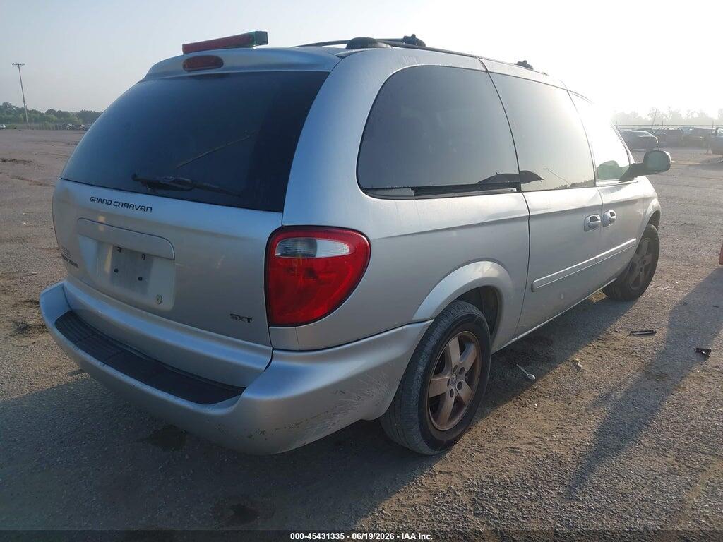 2D4GP44L65R462813 2005 DODGE CARAVAN photo no. 4