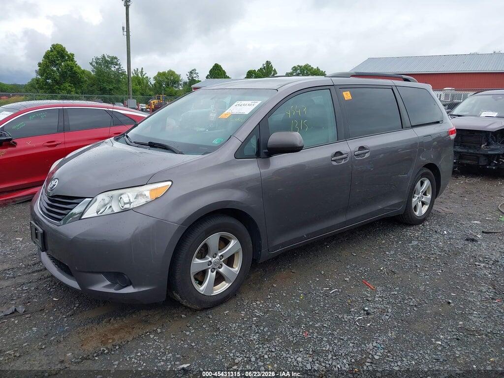 5TDKK3DCXDS340154 2013 TOYOTA SIENNA photo no. 2