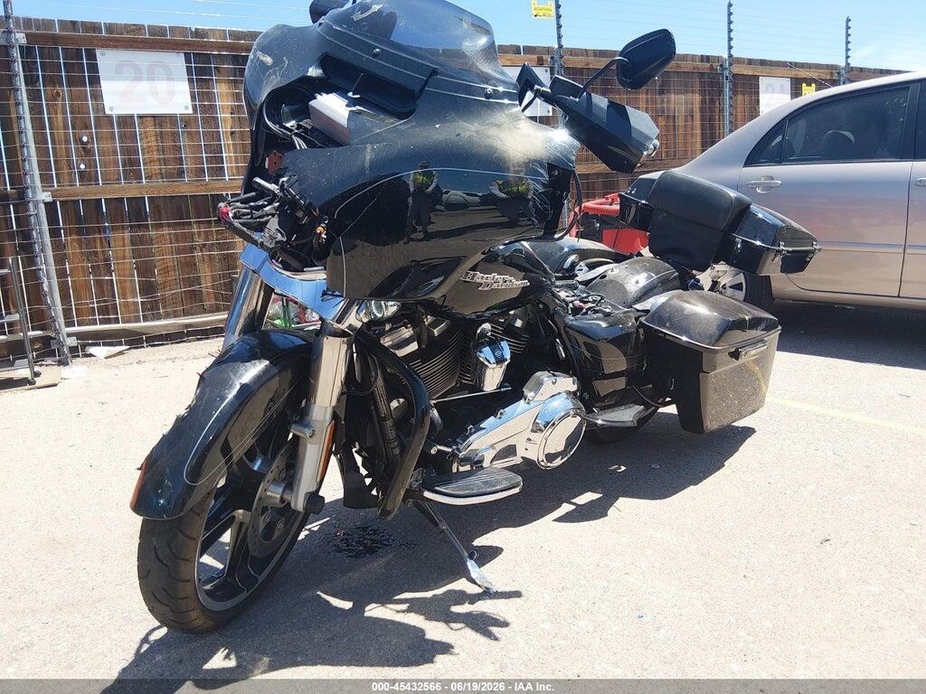 1HD1KBC16HB676644 2017 HARLEY-DAVIDSON FLHX photo no. 2