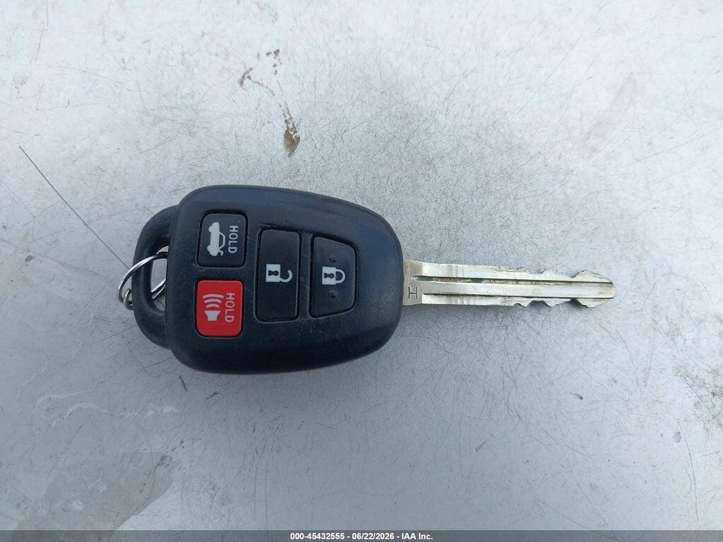 2T1BURHE0FC268630 2015 TOYOTA COROLLA photo no. 11