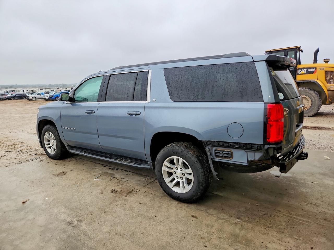 2016 CHEVROLET SUBURBAN K1500 LT — Фото 2 из 14
