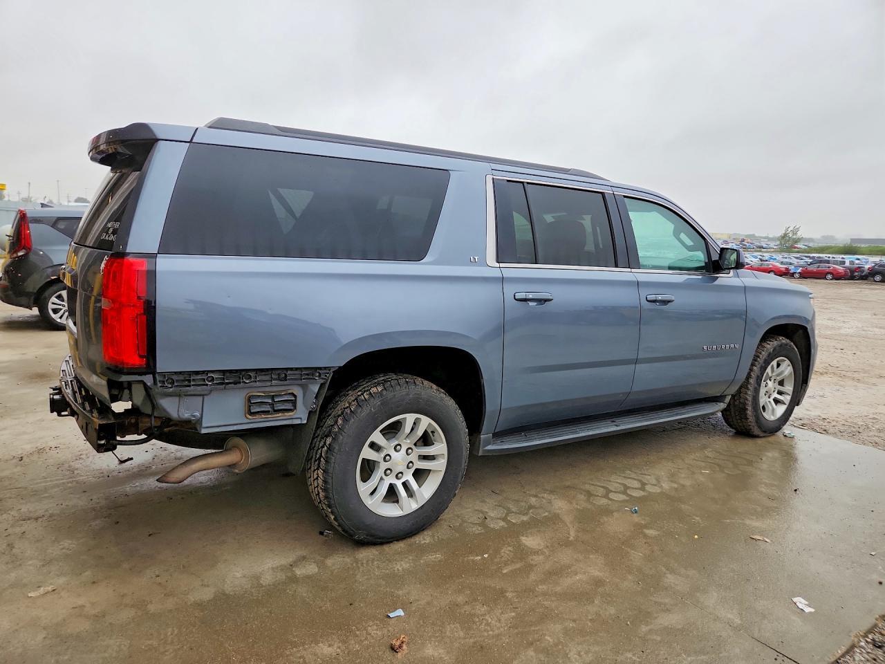 2016 CHEVROLET SUBURBAN K1500 LT — Фото 3 из 14