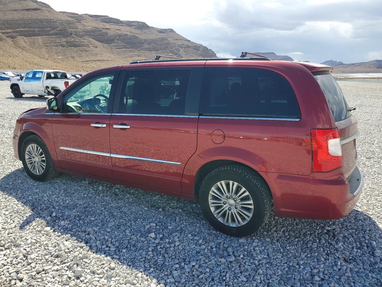 2016 CHRYSLER TOWN & COUNTRY TOURING L — Фото 2 из 14
