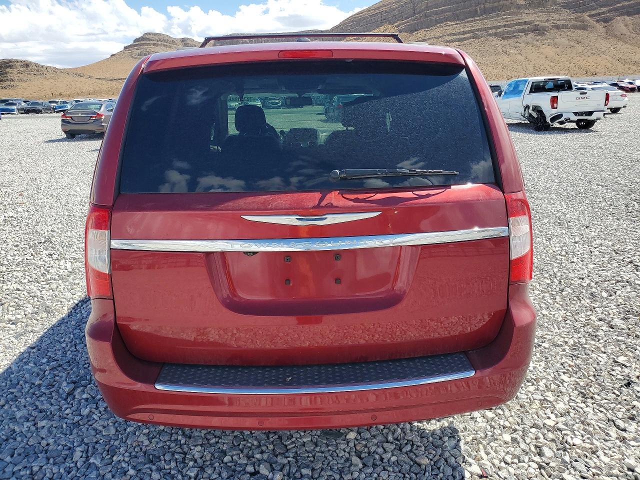2016 CHRYSLER TOWN & COUNTRY TOURING L — Фото 6 из 14