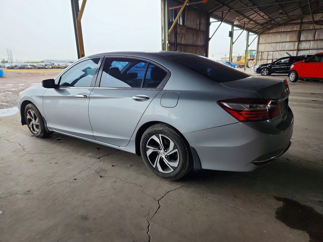 2016 HONDA ACCORD LX — Фото 2 из 12