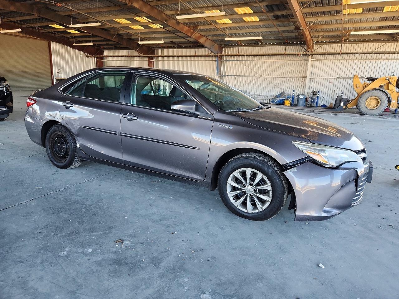 2016 TOYOTA CAMRY HYBRID LE — Фото 4 из 12