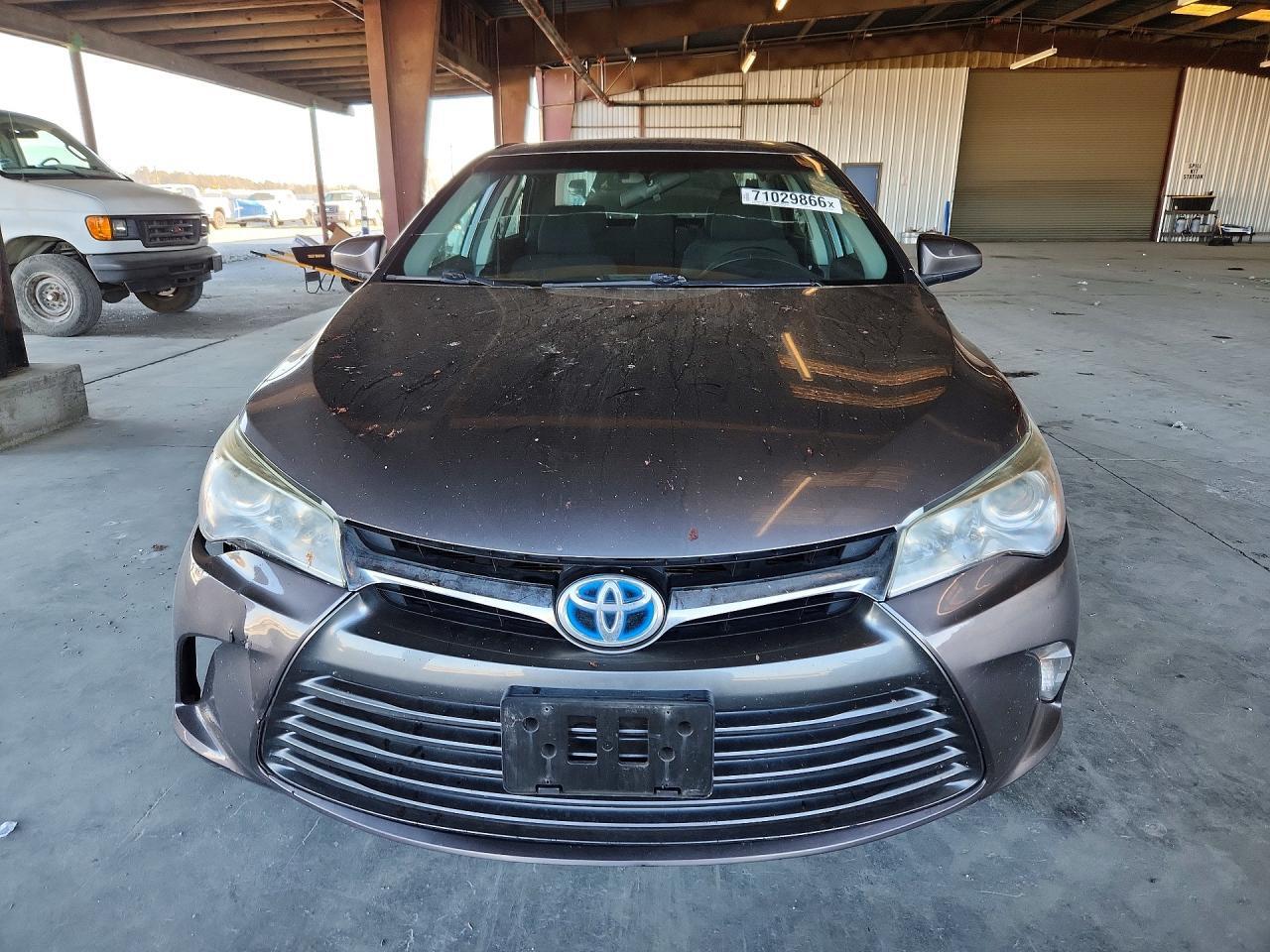 2016 TOYOTA CAMRY HYBRID LE — Фото 5 из 12