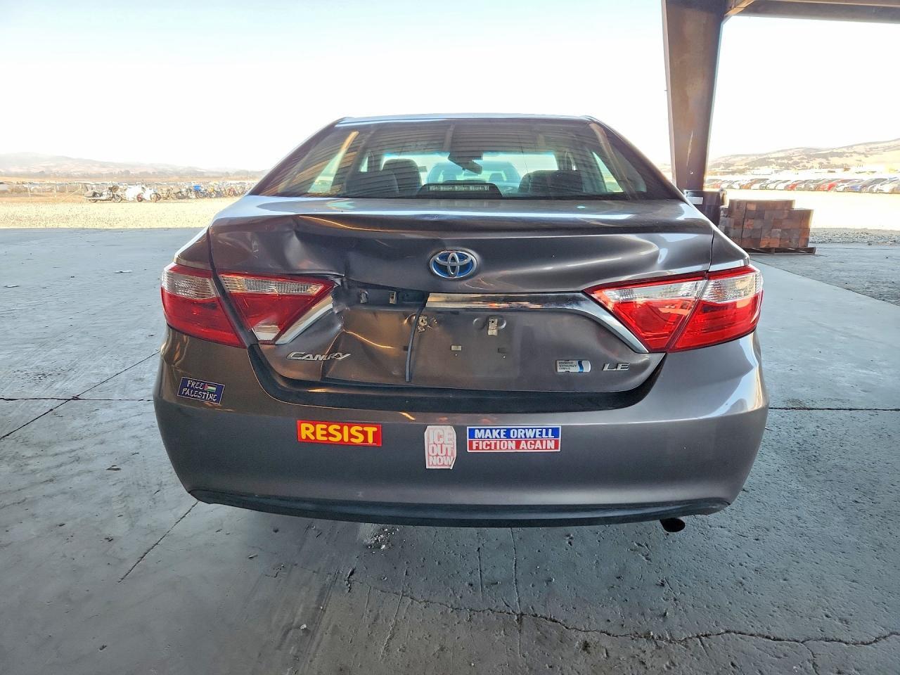 2016 TOYOTA CAMRY HYBRID LE — Фото 6 из 12