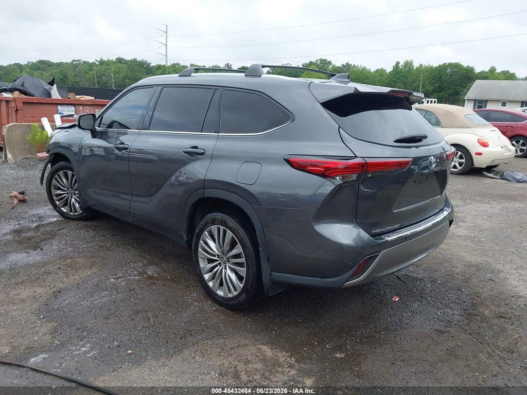 5TDKDRAH9PS042440 2023 TOYOTA HIGHLANDER photo no. 3