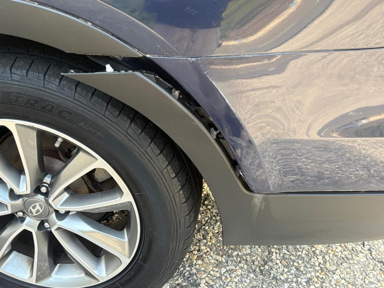 2017 HYUNDAI SANTA FE SE — Фото 7 из 10