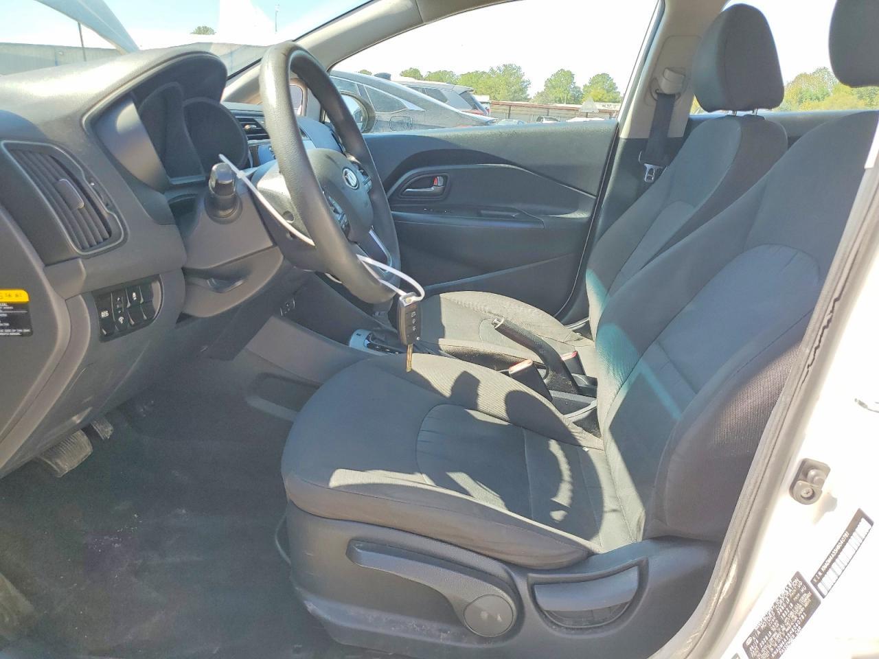2017 KIA RIO LX — Фото 7 из 13