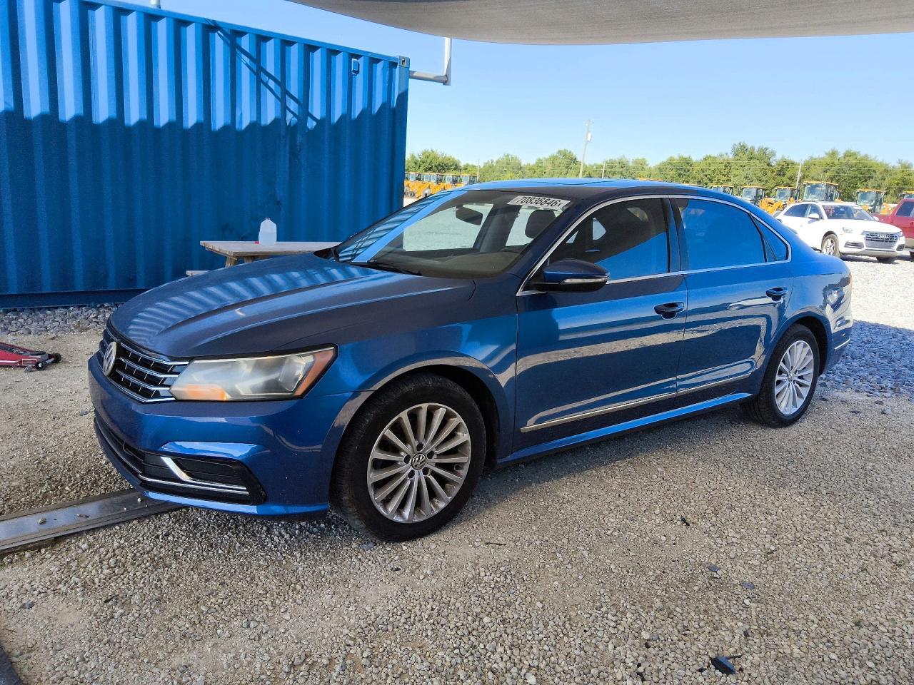 2017 VOLKSWAGEN PASSAT SE