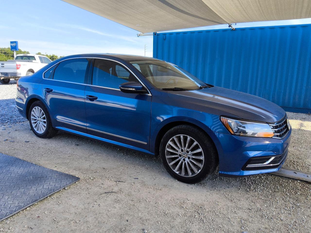 2017 VOLKSWAGEN PASSAT SE — Фото 4 из 13