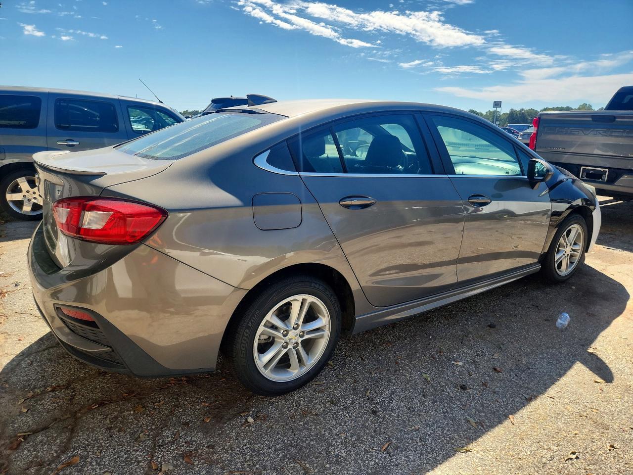 2018 CHEVROLET CRUZE LT — Фото 3 из 12
