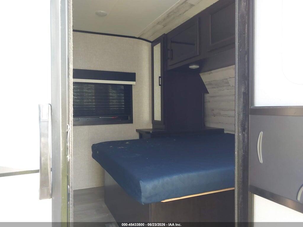 1UJBJ0BP8N1JS0601 2022 JAYCO JAY FEATHER photo no. 5
