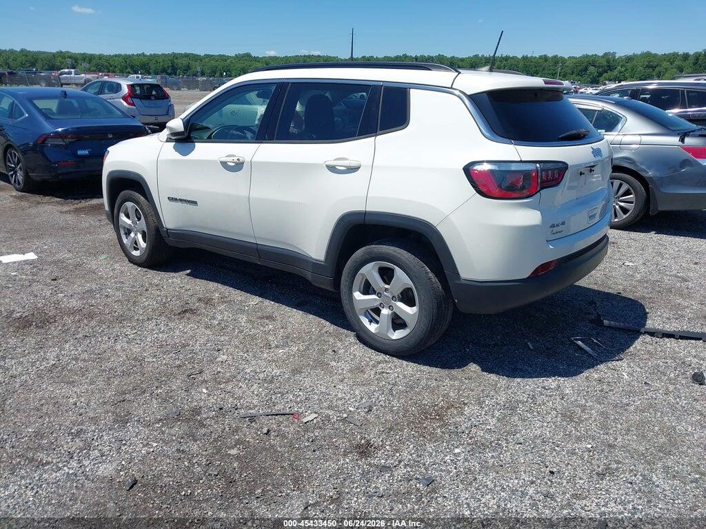 3C4NJDBB9KT696257 2019 JEEP COMPASS photo no. 3