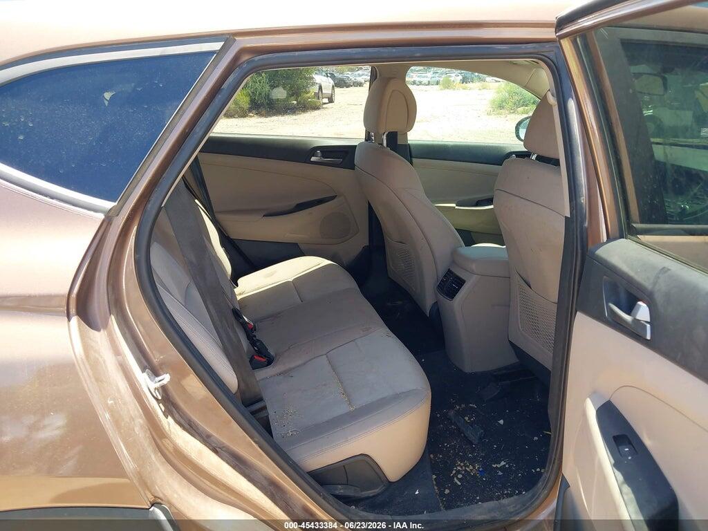 KM8J33A28HU461167 2017 HYUNDAI TUCSON photo no. 8