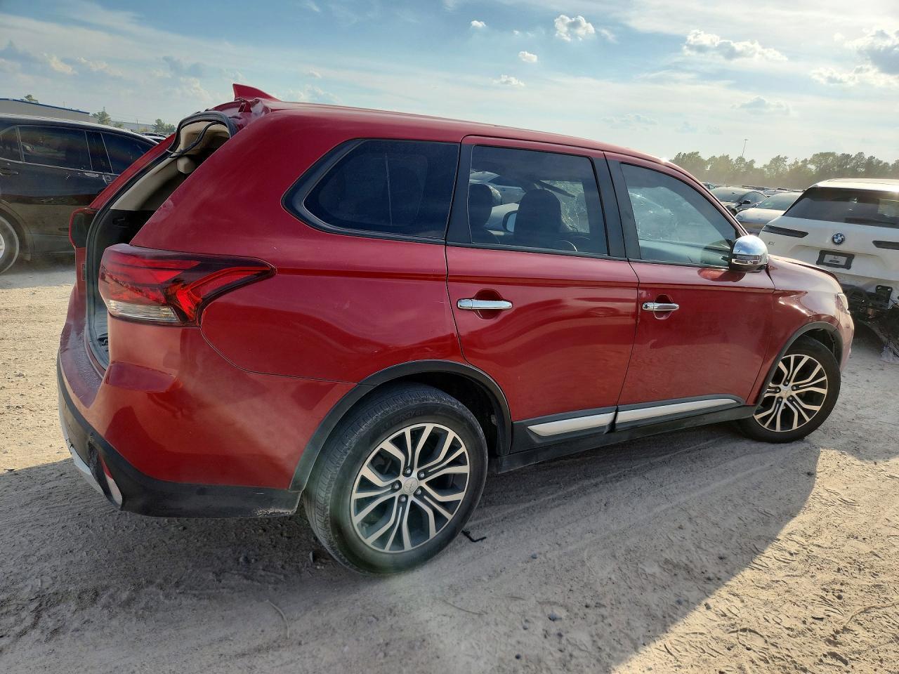 2018 MITSUBISHI OUTLANDER SE — Фото 3 из 14