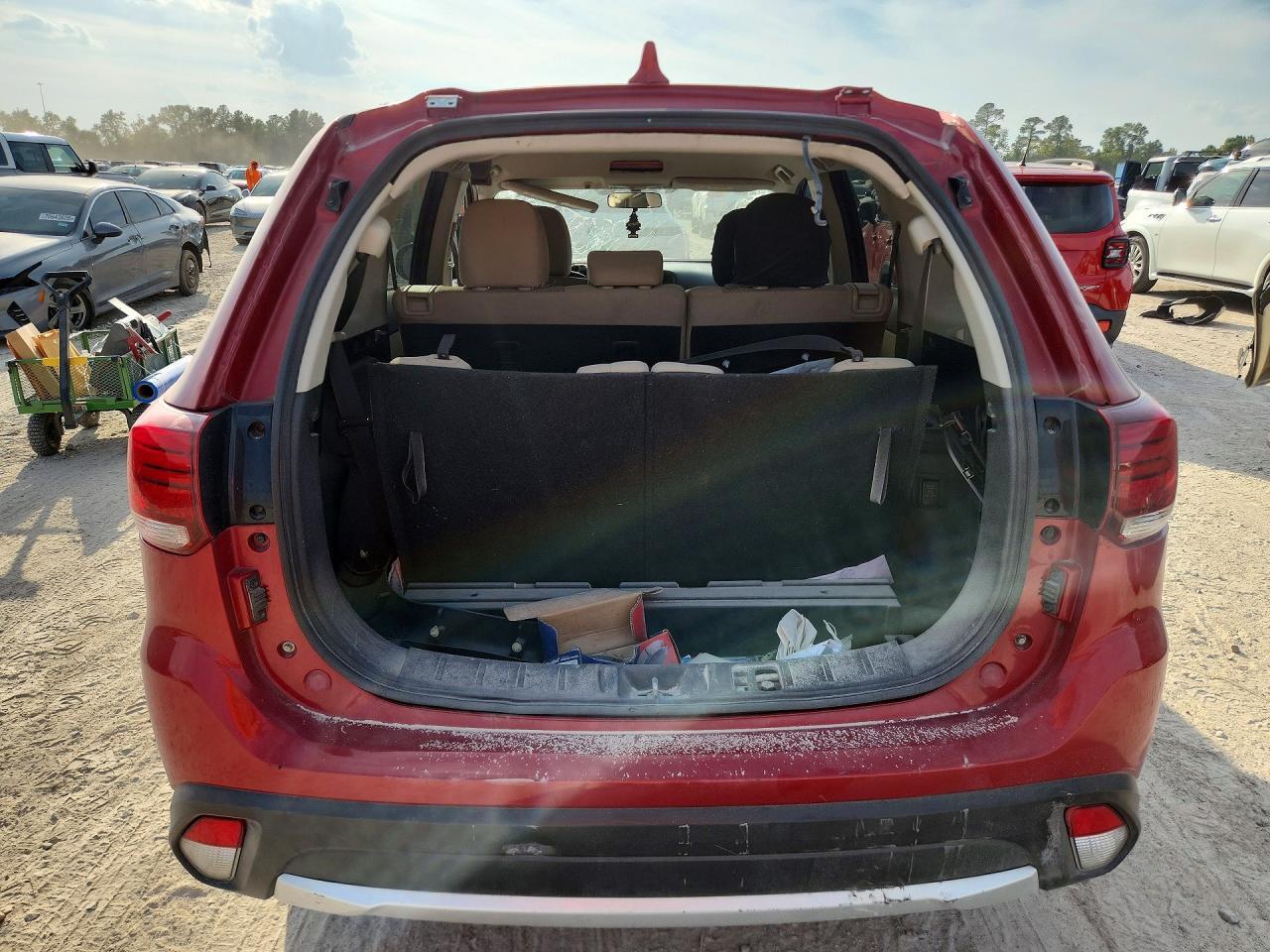 2018 MITSUBISHI OUTLANDER SE — Фото 6 из 14