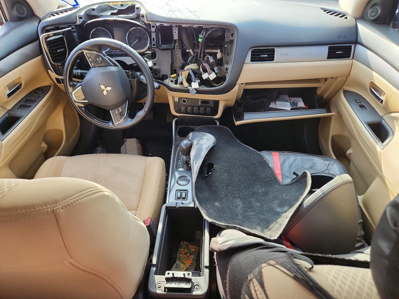 2018 MITSUBISHI OUTLANDER SE — Фото 8 из 14