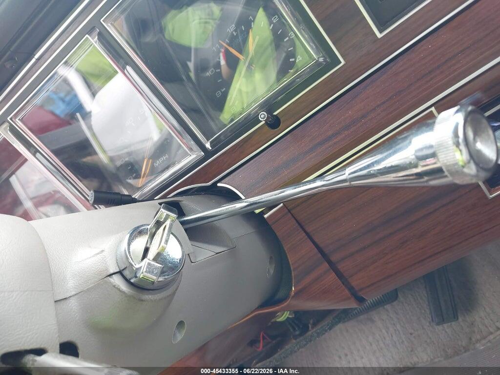 1LNBM82F2JY761673 1988 LINCOLN TOWN CAR photo no. 11